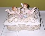 decoratief porseleinen juwelendoosje, Antiek en Kunst, Ophalen of Verzenden