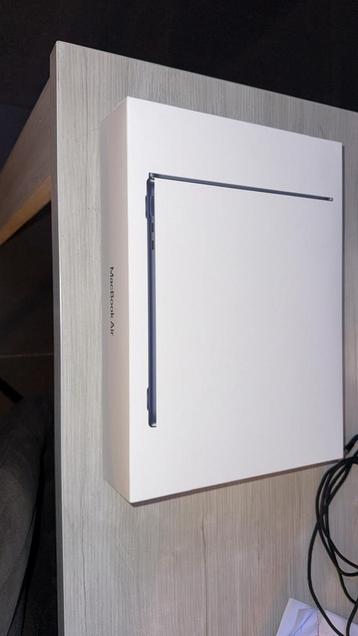 Mcbook beschikbaar voor biedingen