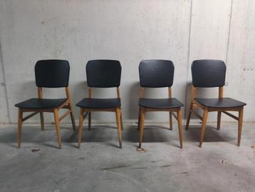 Vintage mid-century Scandinavische stoelen  beschikbaar voor biedingen