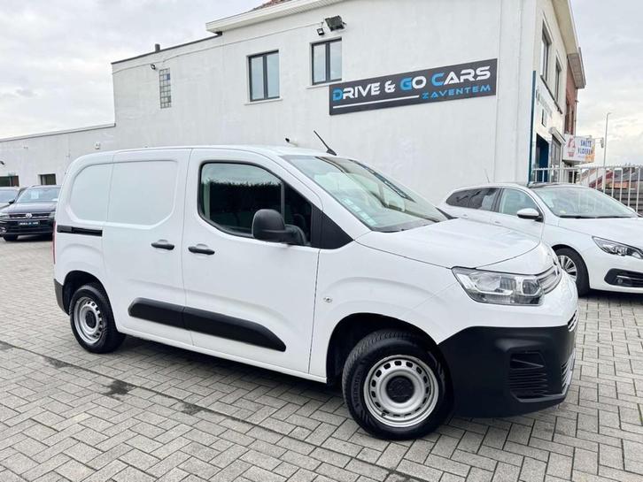 Citroën Berlingo 1.2i Benzine - CarPlay * 1 JAAR GARANTIE *, Auto's, Bestelwagens en Lichte vracht, Bedrijf, Te koop, ABS, Airconditioning