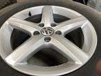 Winterbanden Pirelli 215/65 R16, Auto-onderdelen, Banden en Velgen, Ophalen, 16 inch, Winterbanden, Band(en)