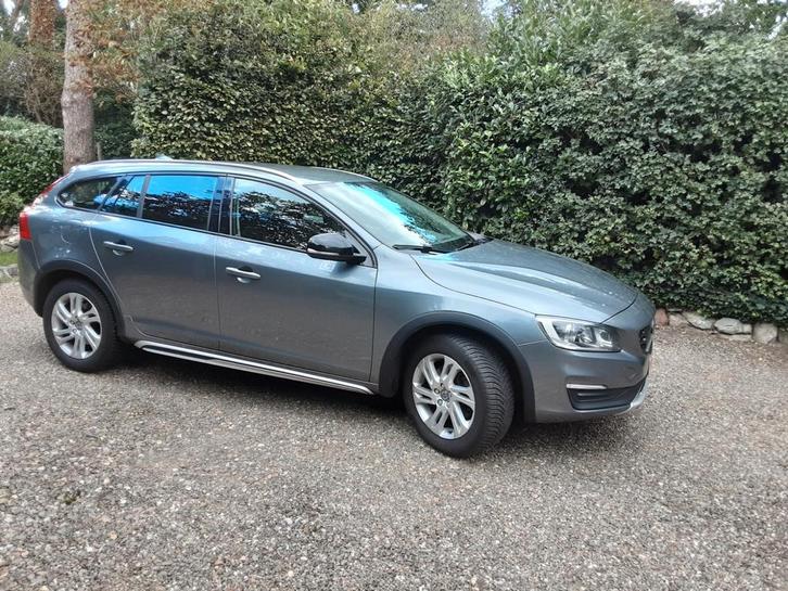 VolvoV60 CROSS Country Momentum automaat, Auto's, Volvo, Particulier, V60, Trekhaak, Diesel, Automaat, Ophalen