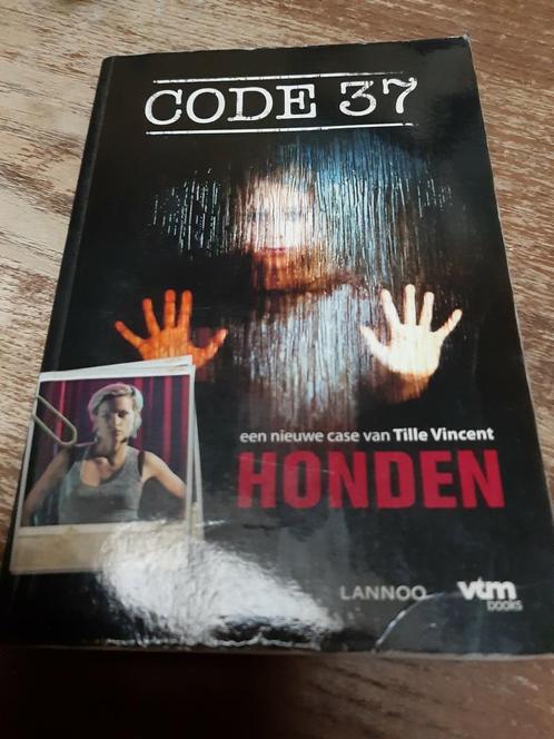 Tille Vincent - Honden, Boeken, Thrillers, Zo goed als nieuw, België, Ophalen