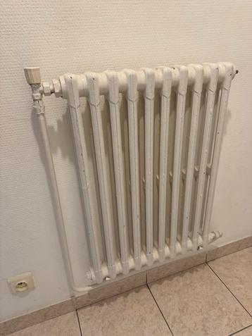 Gietijzeren radiator beschikbaar voor biedingen