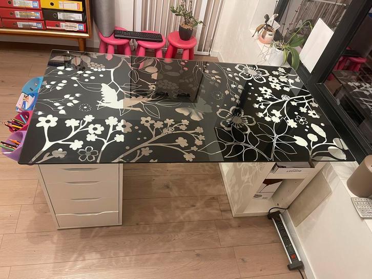 Bureau met glazen werkblad (150x80), Huis en Inrichting, Bureaus, Bureau, Ophalen