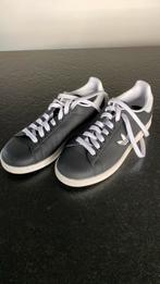 Lage sneaker van het merk Adidas. Kleur: zwart/wit., Ophalen of Verzenden, Gedragen, Wit
