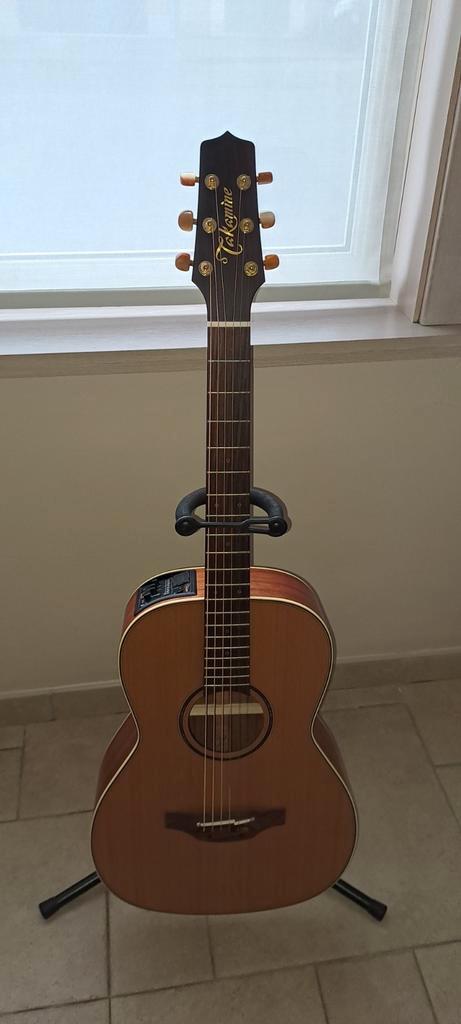Takamine,  parlor akoestische gitaar, Muziek en Instrumenten, Snaarinstrumenten | Gitaren | Akoestisch, Zo goed als nieuw, Ophalen