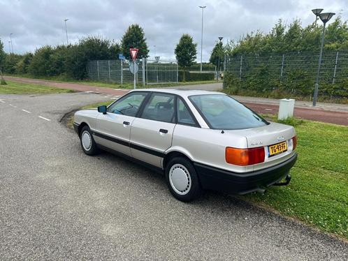 nieuwstaat Audi 80 automaat, Auto's, Audi, Bedrijf, Te koop, Benzine, Berline, 4 deurs, Automaat, Overige kleuren, Blauw, Alcantara