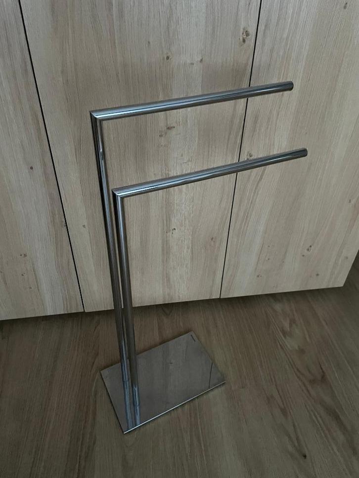 Sealskin Handdoekrek Tube Metaal Chroom, Huis en Inrichting, Badkamer | Badtextiel en Accessoires, Zo goed als nieuw, Handdoekenrek