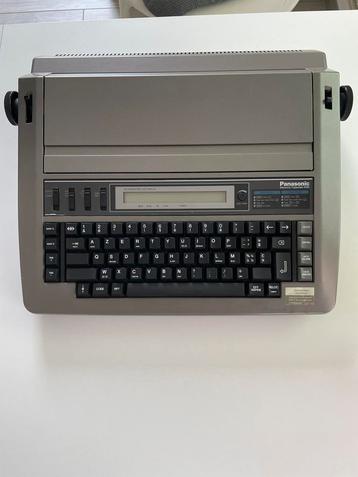 Electronische schrijfmachiene tekstverwerker beschikbaar voor biedingen