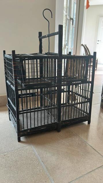 Vogelhuisje beschikbaar voor biedingen