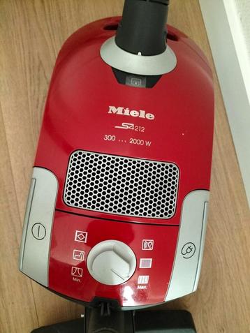 Miele S4212 300......2000 Waat beschikbaar voor biedingen