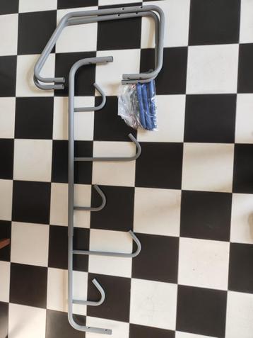 Wandrek voor 5 fietsen.  36x130x65cm beschikbaar voor biedingen