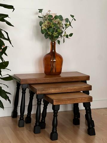 Tables basse gigogne bois massif / Massief houten nesttafels beschikbaar voor biedingen