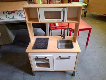 Allerlei kleuterklas keuken kastjes beschikbaar voor biedingen