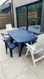 Tuintafel met 5blauwe stoelen en 2 witte, Kunststof, Gebruikt, Ophalen, 7 zitplaatsen