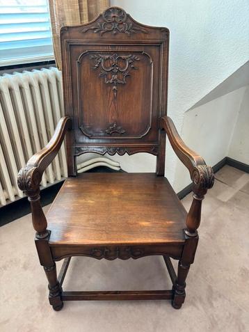 Grote Antieke stoel in eikenhout. beschikbaar voor biedingen