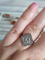 Zilveren ring met klavermotief, Ophalen of Verzenden, Dame, Zo goed als nieuw, Zilver