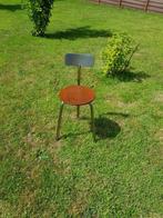 Vintage driepoot stoel, Tuin en Terras, Gebruikt, Hout, Ophalen