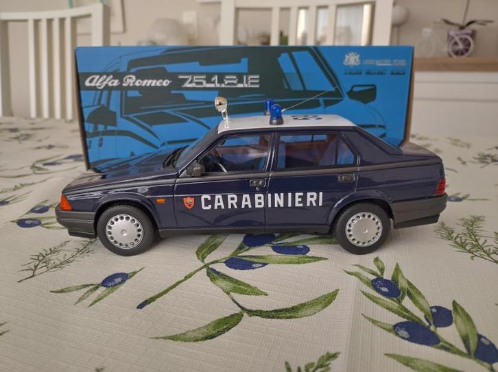 Alfa Romeo 75 1.8 I.E. Carabinieri 1988 Laudoracing 1/18, Hobby en Vrije tijd, Modelauto's | 1:18, Zo goed als nieuw, Auto, Overige merken