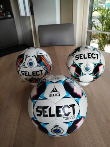 Voetbal..(ballen club Brugge) beschikbaar voor biedingen