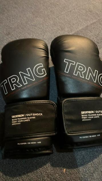 Gant de boxe 6 oz beschikbaar voor biedingen