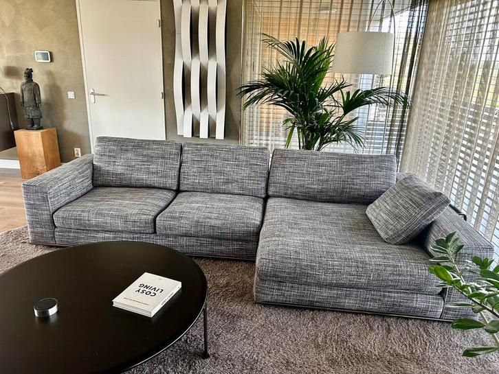 Minotti Hamilton hoekbank met chaise longue, Huis en Inrichting, Zetels | Zetels en Chaises Longues, Zo goed als nieuw, Vierpersoons of meer