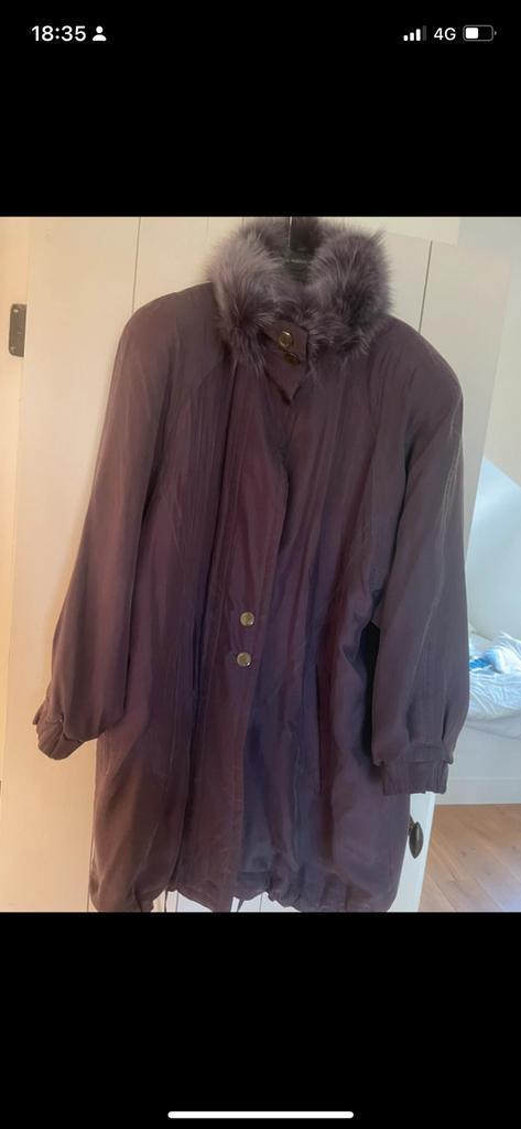 Paarse zijden parka met afneembare kraag maat 44/46, Kleding | Dames, Jassen | Winter, Zo goed als nieuw, Maat 42/44 (L), Ophalen of Verzenden