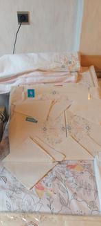 Parrure complète, Nappe, essuies, drap, et couvre lit, Enlèvement ou Envoi