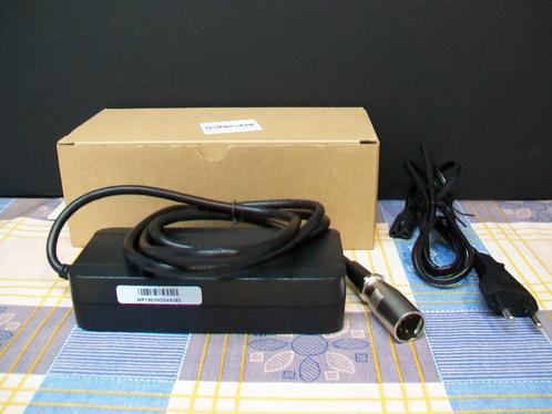 X-Tract 36V 10AH - Tranz X - Oplader Acculader 5 pins, Fietsen en Brommers, Fietsaccessoires | Overige Fietsaccessoires, Zo goed als nieuw