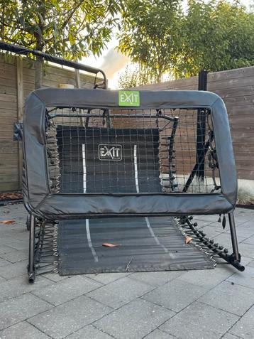 Exit Kickback voetbal rebounder beschikbaar voor biedingen