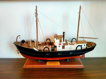 Model van vissersboot .  beschikbaar voor biedingen