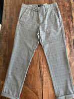 3 pantalons costume taille s 28/32 avec 2 ceintures 10euros, Vêtements | Hommes, Pantalons, Enlèvement, Comme neuf