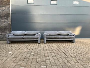 2x Cassina Maralunga 2,5z (190cm) orig ribble stof, ZGAN!! beschikbaar voor biedingen