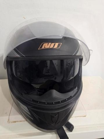 Helm mat L 50€  beschikbaar voor biedingen