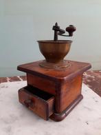 „Box Mill” koffiemolen/lade voor op het aanrecht uit 1910, Antiek en Kunst, Antiek | Keukengerei, Ophalen of Verzenden