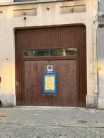 Poort in meranti hout, Ophalen