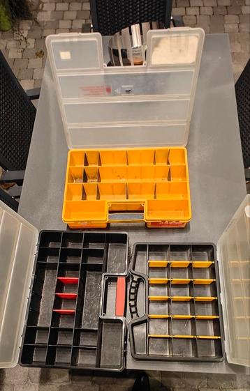 3 gereedschapsbakken met vakken. beschikbaar voor biedingen