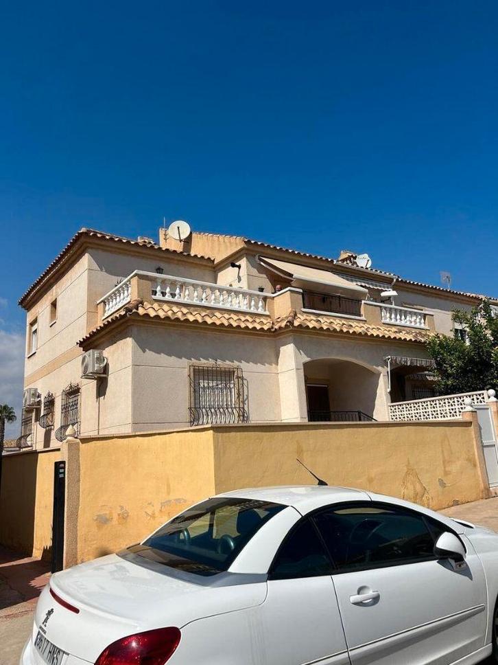 Bovenwoning met gemeenschappelijk zwembad /Torrevieja, Immo, Buitenland, Spanje, Appartement, Overige