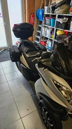 Zeer mooie Peugeot Metropolis 400, Motoren