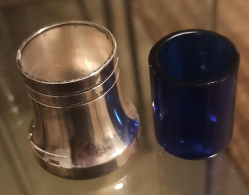 verzilverd zoutpotje met origineel cobalt glaasje Ø3,5, H4cm, Antiek en Kunst, Curiosa en Brocante, Ophalen of Verzenden