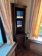 Antieke hoek - boekenkast, Huis en Inrichting, Ophalen, Gebruikt