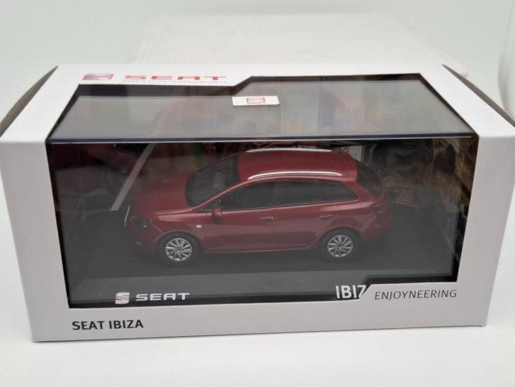 Seat Ibiza ST (donker rood) 1/43, Hobby en Vrije tijd, Modelauto's | 1:43, Zo goed als nieuw, Auto, Verzenden