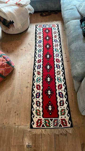 Mat tapijt beschikbaar voor biedingen