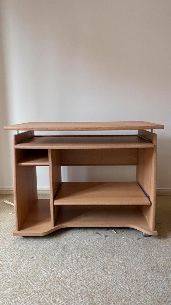 Leuke computertafel, Huis en Inrichting, Kasten | Computermeubels, Zo goed als nieuw, 70 tot 120 cm, 70 tot 120 cm, 40 tot 80 cm