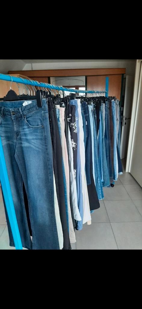 100 damesbroeken in alle maten, Vêtements | Femmes, Jeans, Comme neuf, Enlèvement ou Envoi