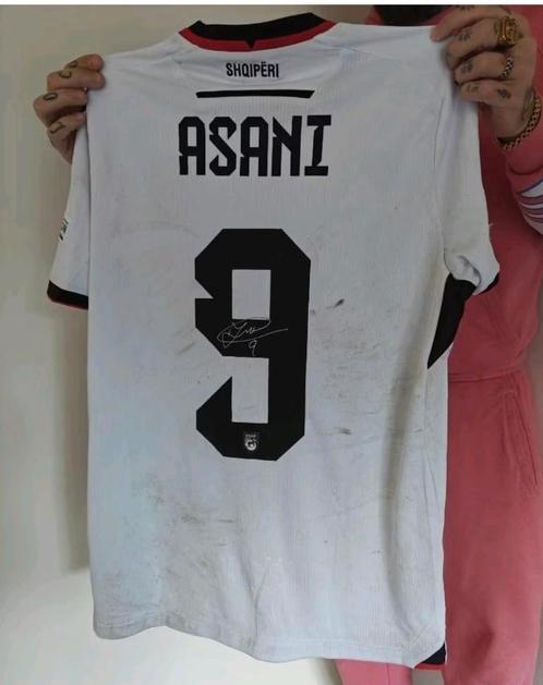 Albanië matchwornshirt Jasir Asani met certificaat., Verzamelen, Overige Verzamelen, Zo goed als nieuw, Ophalen of Verzenden