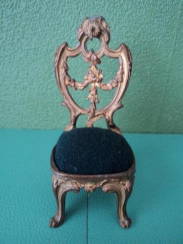 Horloge standaart beschikbaar voor biedingen