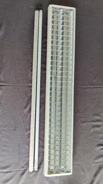 TL armatuur 20 cm breed  x120 cm lang met 2 TL lampen erbij beschikbaar voor biedingen