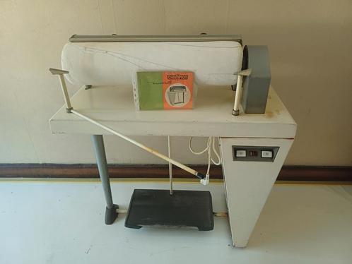 Oude strijkrol/strijkmachine Champion, Elektronische apparatuur, Strijkijzers en Strijkplanken, Gebruikt, Ophalen